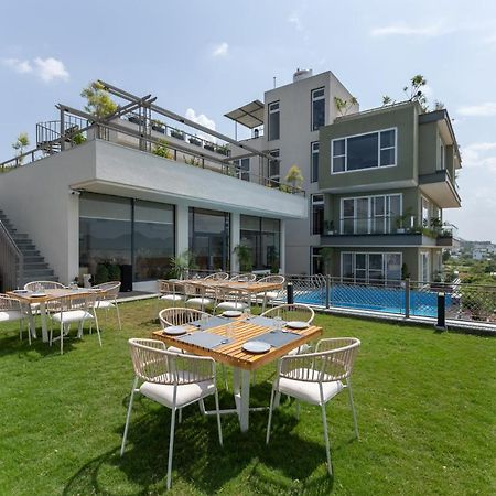 אודייפור Suramya-A Luxury Boutique Hotel מראה חיצוני תמונה