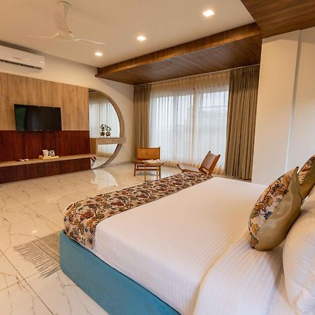 אודייפור Suramya-A Luxury Boutique Hotel מראה חיצוני תמונה