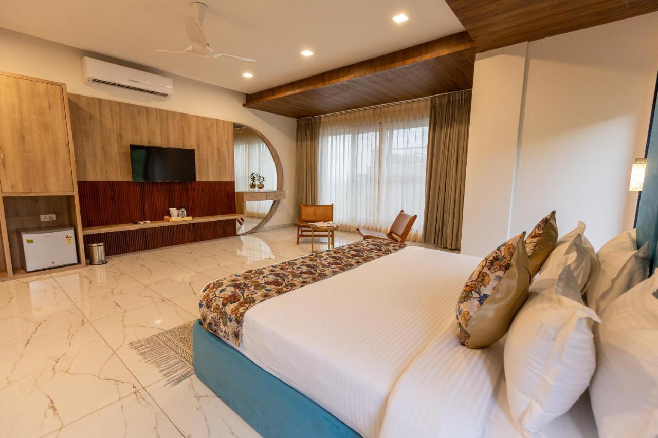 אודייפור Suramya-A Luxury Boutique Hotel מראה חיצוני תמונה