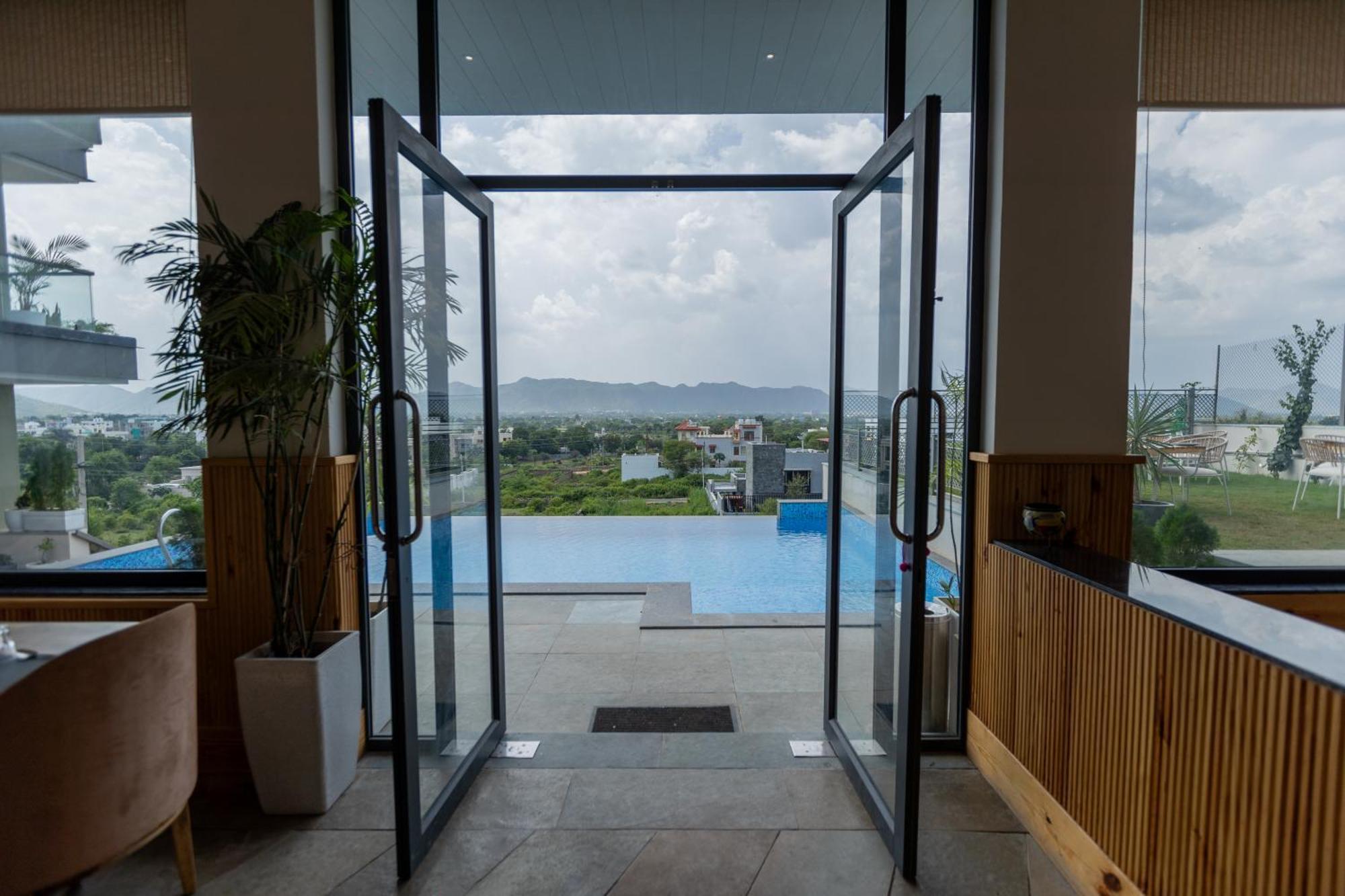 אודייפור Suramya-A Luxury Boutique Hotel מראה חיצוני תמונה